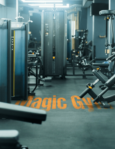 Ansamblu al sălii Magic Gym cu echipamente moderne pentru antrenamente